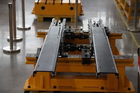 800 X 1000MM Lightweight Pallet Telescopic Fork Double Deep Mini Skid Pallet Forks
