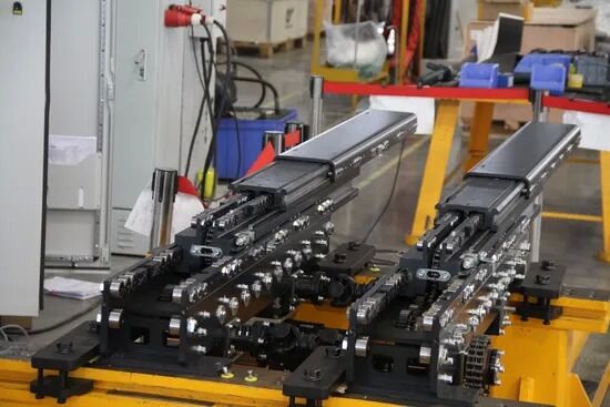 1450 X 1550 X 1650MM Pallet Telescopic Fork Double Motor Double Deep Position Fork